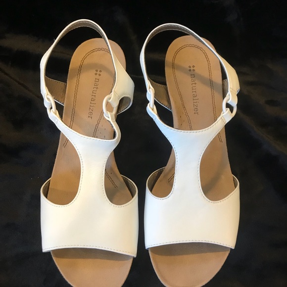 Naturalizer Sandals-8.5 M - Picture 3 of 7